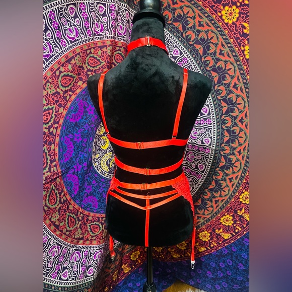 ❤️Super Sexy Victoria’s Secret Valentine’s Day Lingerie Set❤️ - Picture 4 of 4